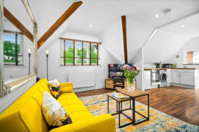 Stylish Apartment - Parking - Outdoor Terrace - Wolverhampton - Netlix - Wifi - 9bPC